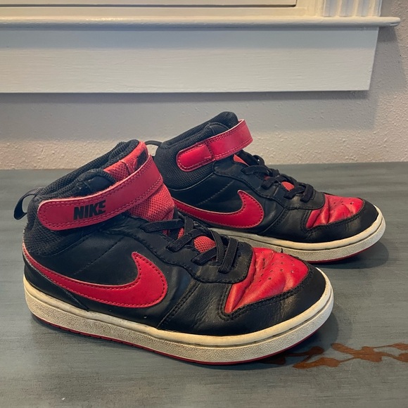 NIKE Kids Court Borough Mid 2 Mid Top Sneaker - Picture 3 of 9